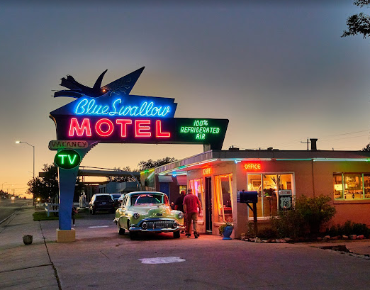 Blue Swallow Motel. Photo credit: Tim E.